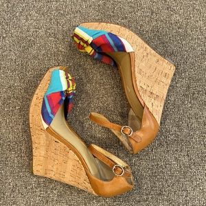 Multicolored strappy wedge